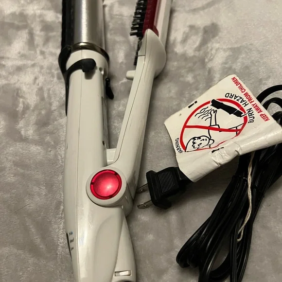 White and Pink Hair Styling Tool - Picture 9 of 15